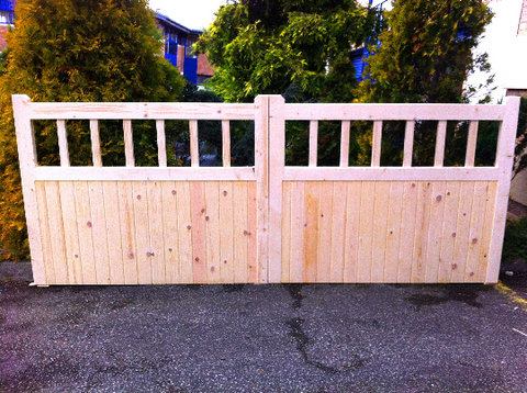 Wooden Garden Gate - Straight Cottage Driveway Design